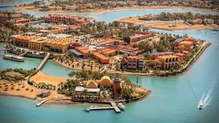 منتجعات وفنادق الجونة